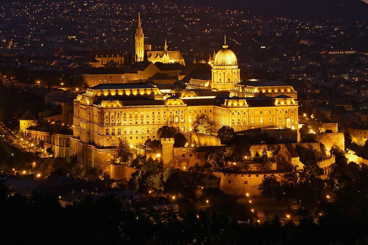 Andrassy Boulevard Budapest Bagian luar foto