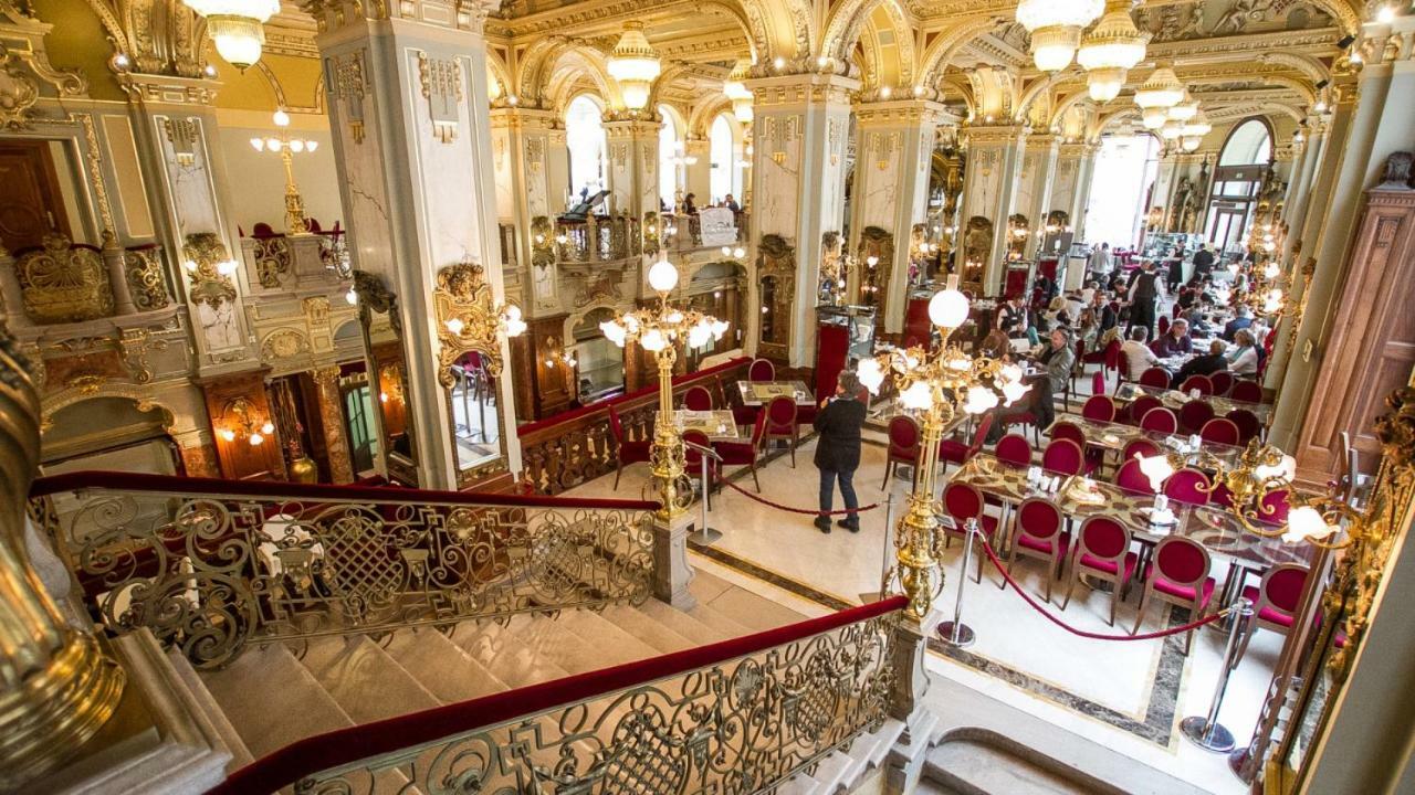 Andrassy Boulevard Budapest Bagian luar foto